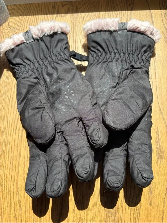 NORTH FACE | Black Quilted Gloves with Light Pink Fur Cuffs - Picture 2 of 6